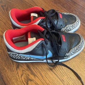 Nike Jordan Boys Size 2Y Great Condition
